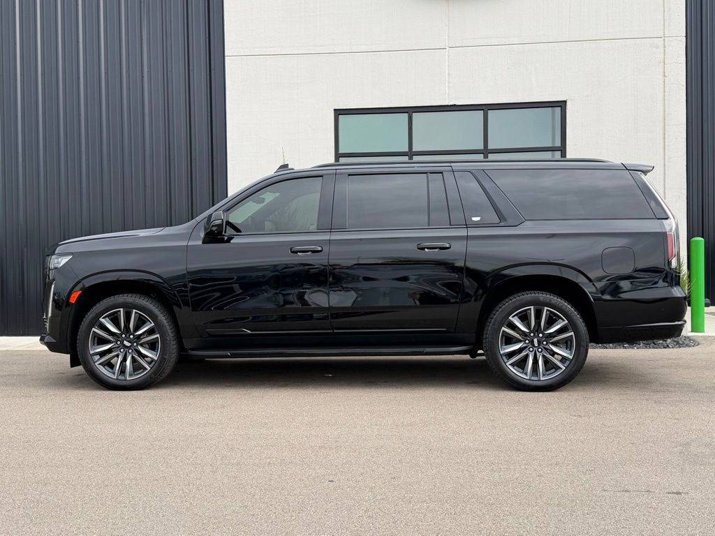 Used 2022 Cadillac Escalade ESV Sport w/ Touring Package AWD/4WD image 2