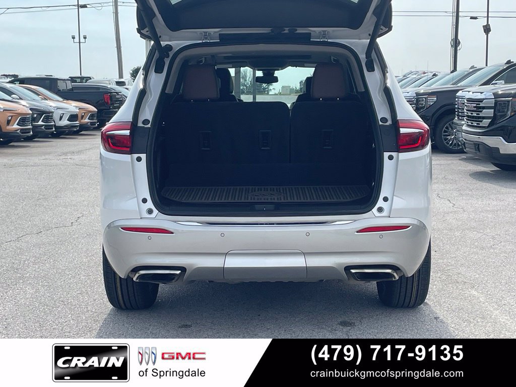 Used 2018 Buick Enclave Avenir w/ Avenir Technology Package FWD image 7