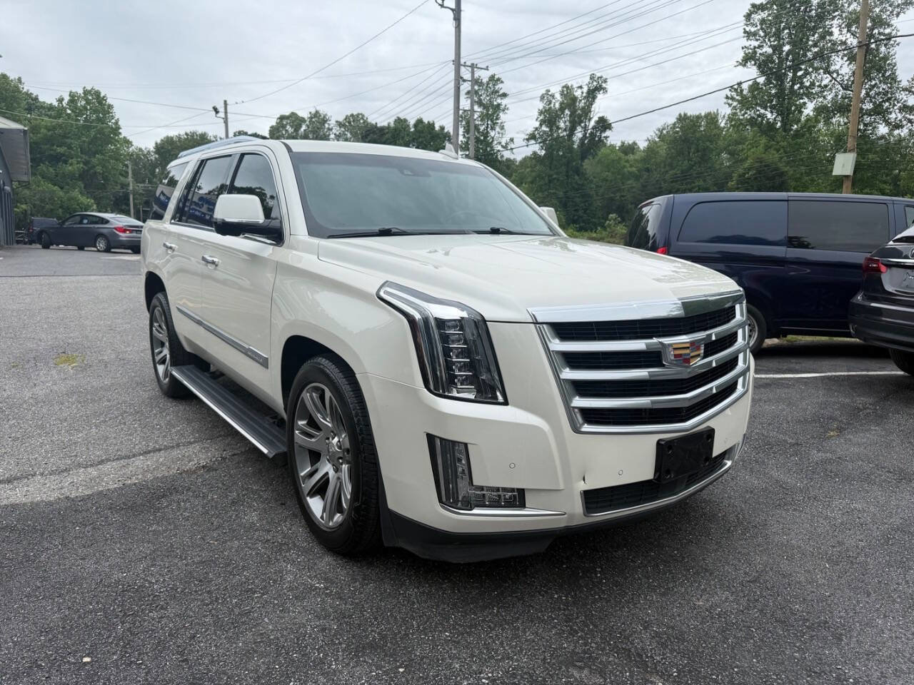 Used 2015 Cadillac Escalade Premium AWD/4WD image 3