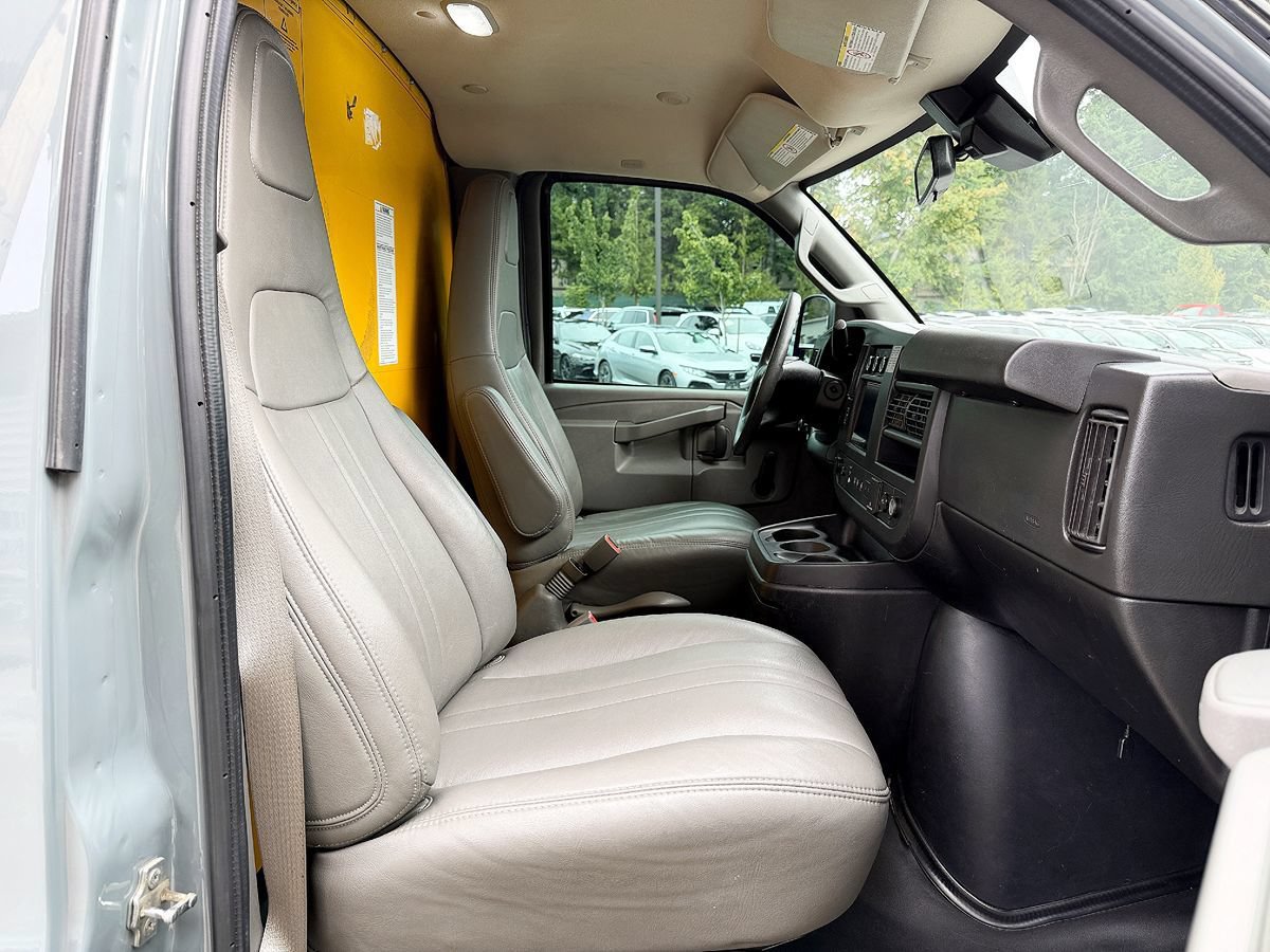 Used 2019 GMC Savana 3500 w/ Driver Convenience Package RWD image 38