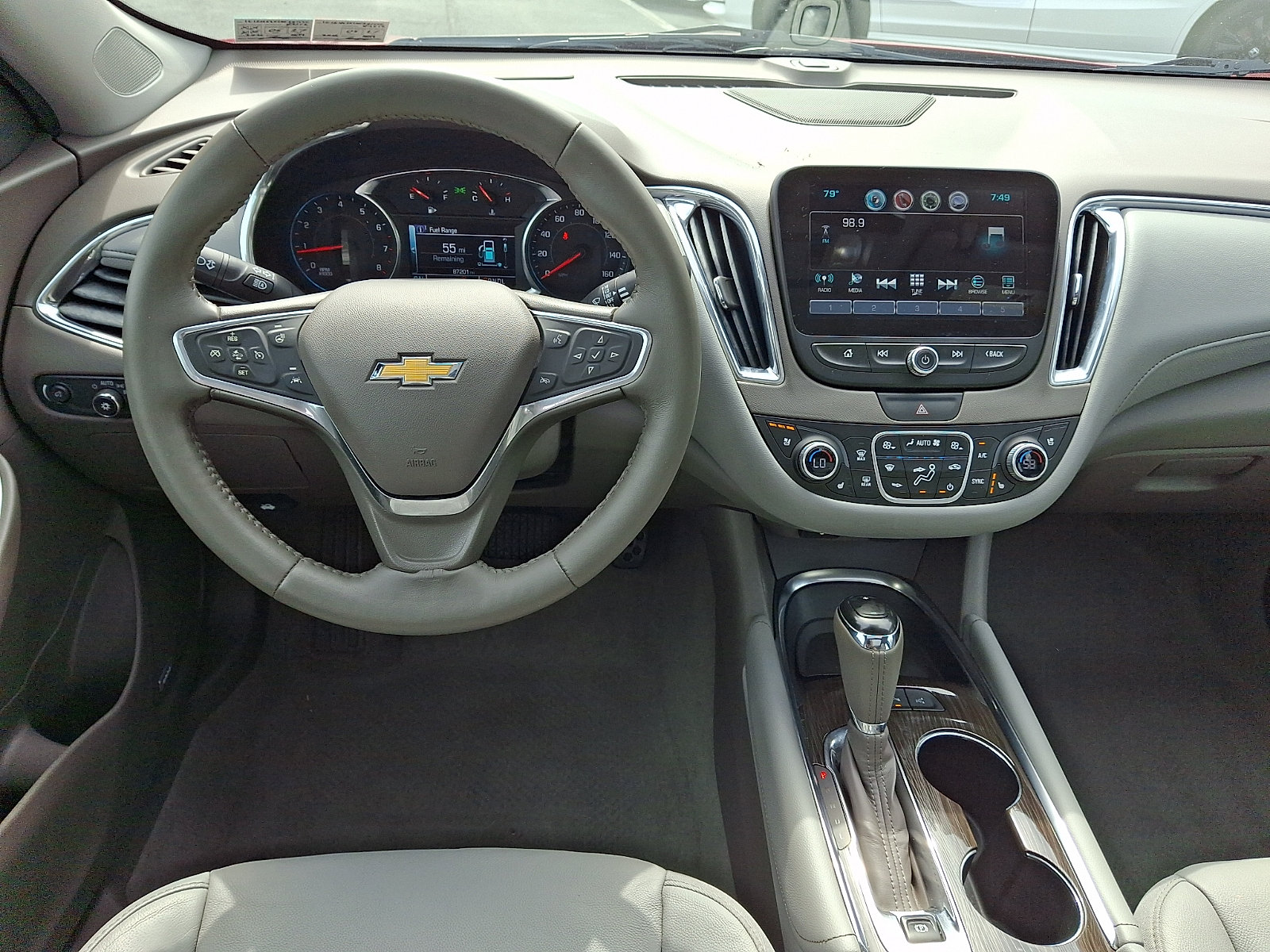 Used 2017 Chevrolet Malibu Premier w/ Premier Sun and Wheel Package FWD image 10
