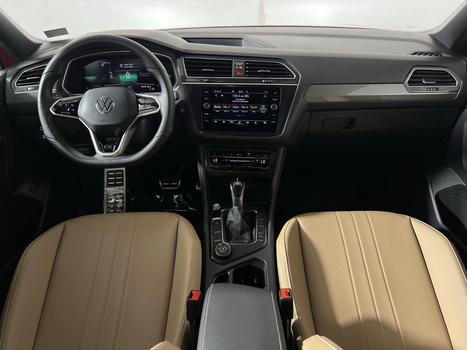 Used 2024 Volkswagen Tiguan SE R-Line AWD/4WD image 22