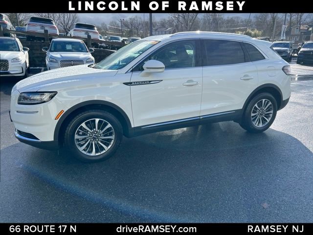 Used 2023 Lincoln Nautilus AWD w/ Premium Package image 2