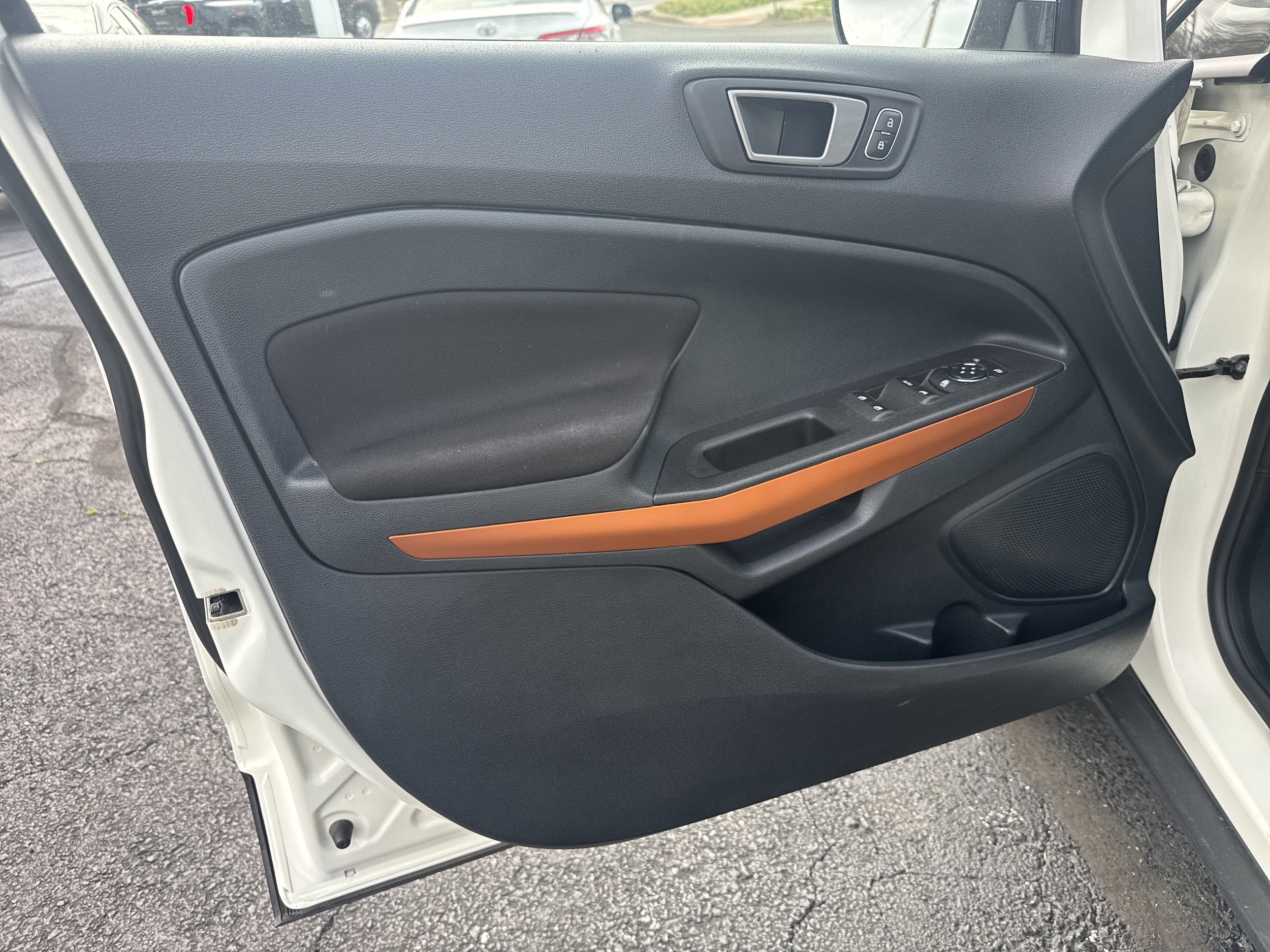 Used 2021 Ford EcoSport SE w/ SE Convenience Package FWD image 5