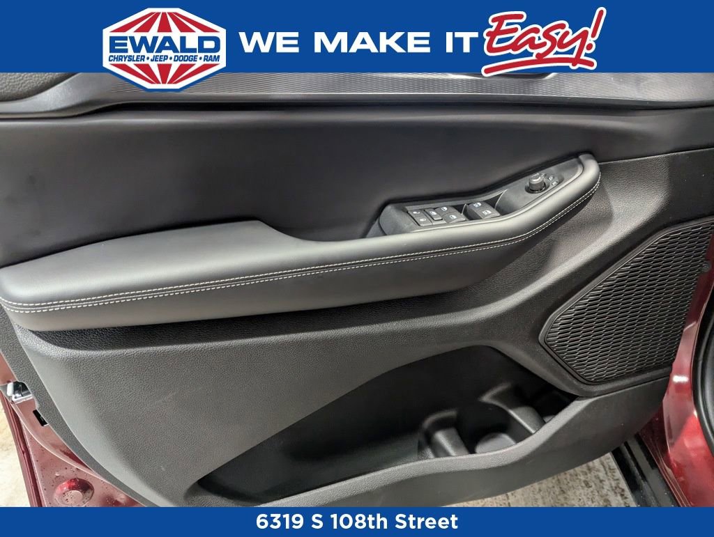 New 2025 Jeep Grand Cherokee Laredo X w/ Trailer Tow Package image 13