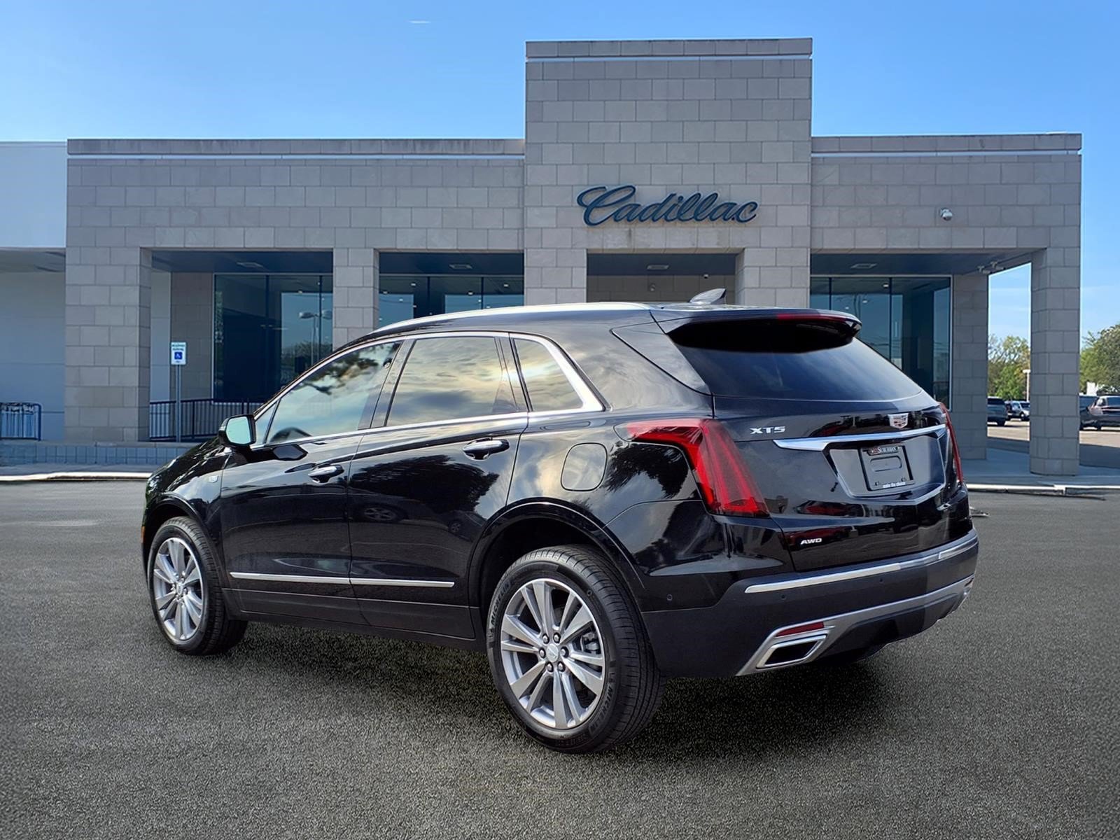 New 2026 Cadillac XT5 Premium Luxury w/ Driver Assist Package AWD/4WD image 6