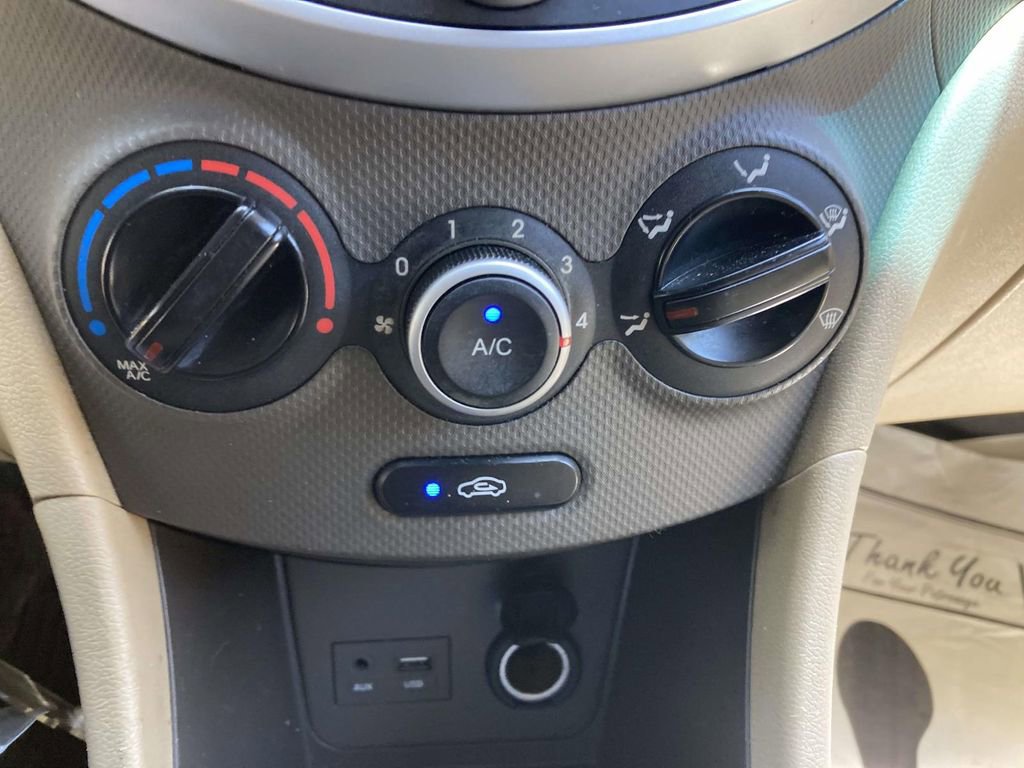 Used 2014 Hyundai Accent GLS FWD image 15