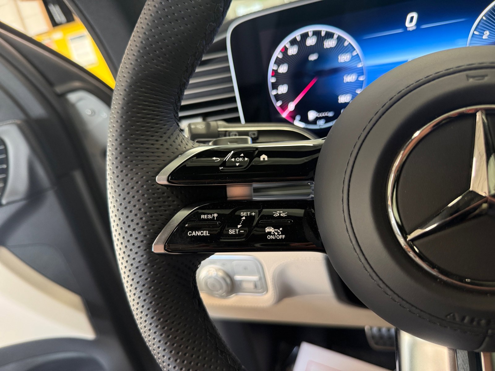 New 2026 Mercedes-Benz GLS 580 4MATIC image 32