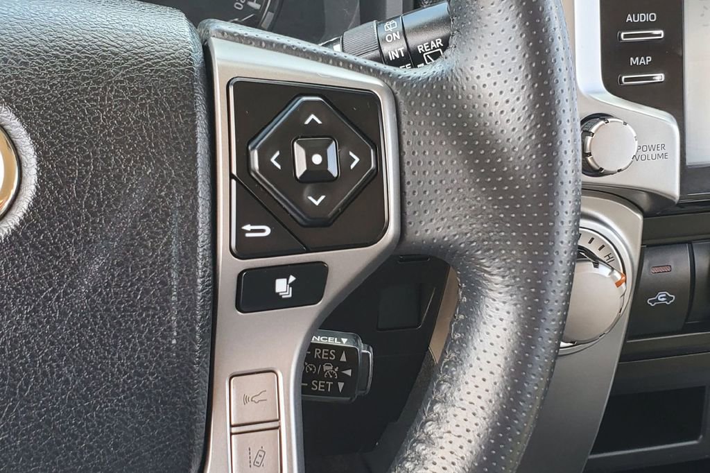 Used 2020 Toyota 4Runner SR5 Premium AWD/4WD image 8