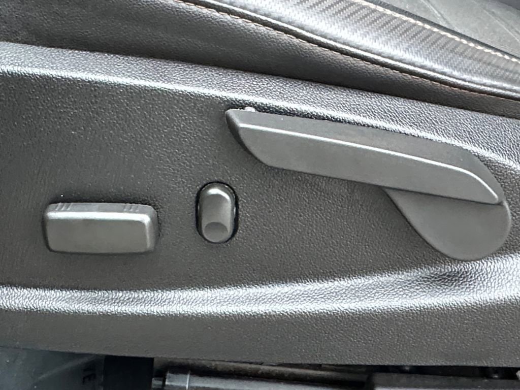 Used 2021 GMC Canyon AT4 w/ Driver Alert Package image 10