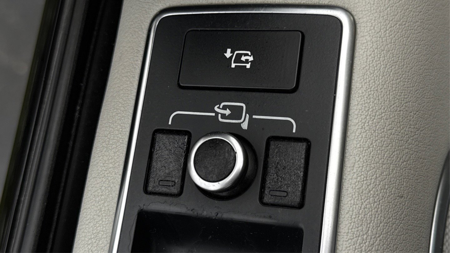 Used 2016 Land Rover Range Rover HSE image 46