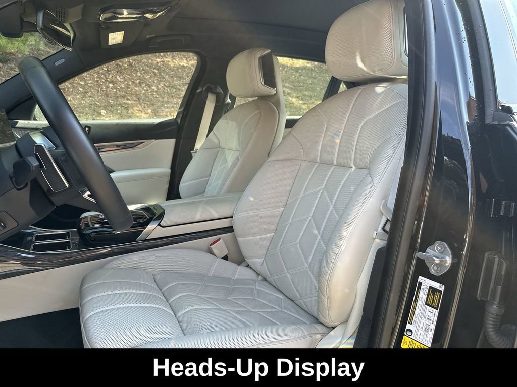 Used 2024 BMW 760i xDrive w/ Executive Package image 15