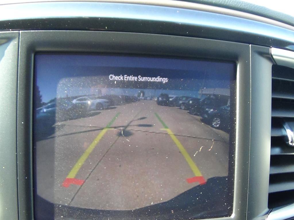 Used 2022 Chrysler Voyager LX image 28