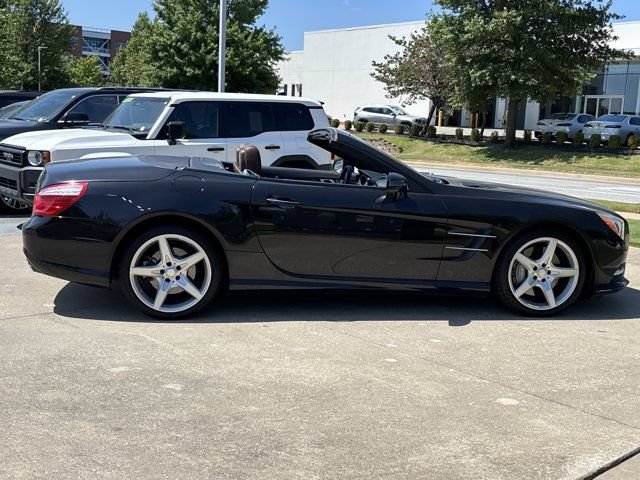 Used 2015 Mercedes-Benz SL 550 image 2
