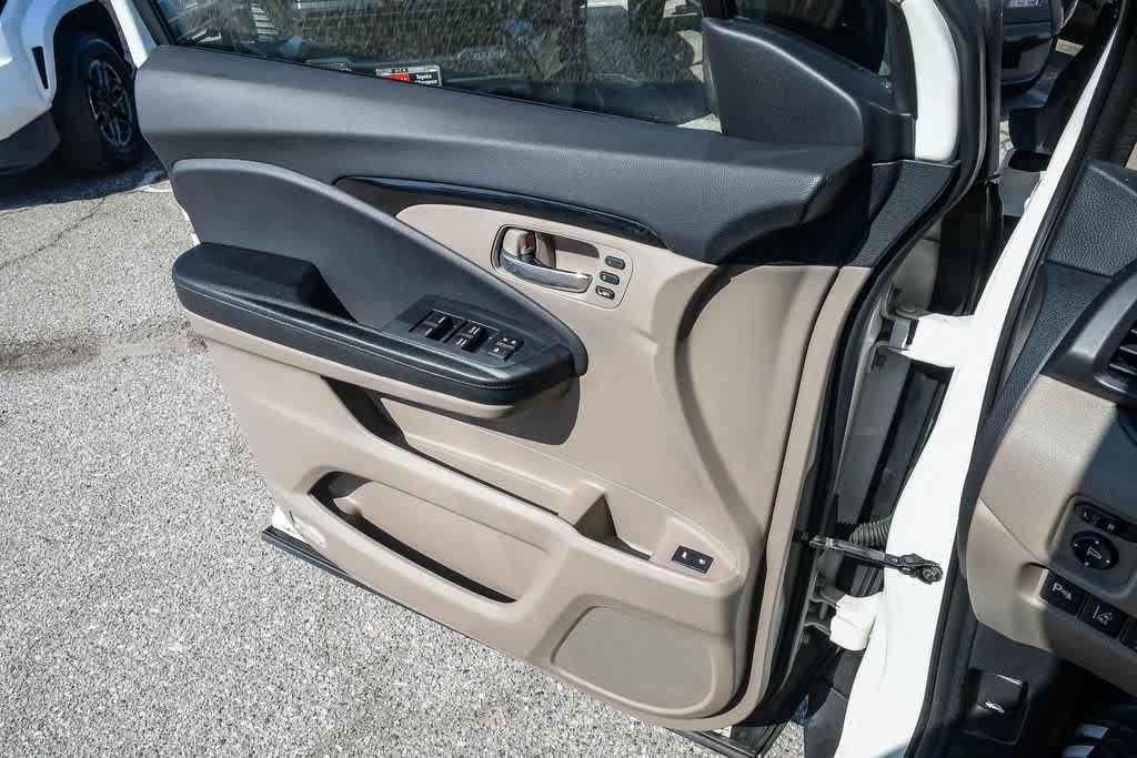 Used 2016 Honda Pilot Touring image 26