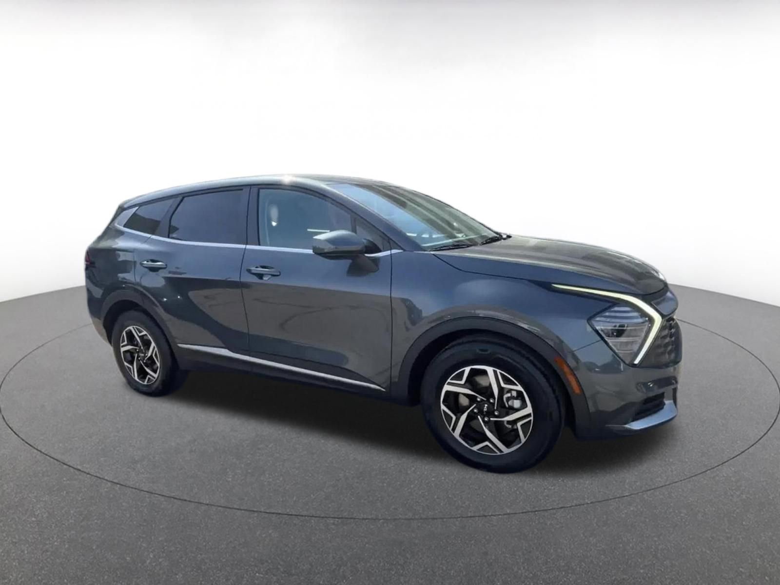 Used 2025 Kia Sportage LX video 2