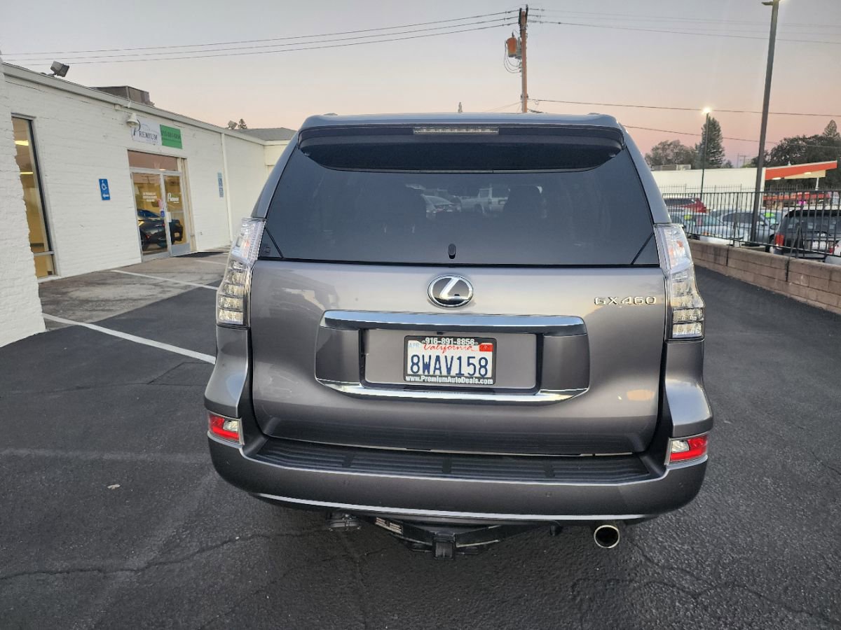 Used 2021 Lexus GX 460 Premium w/ Premium Package image 4