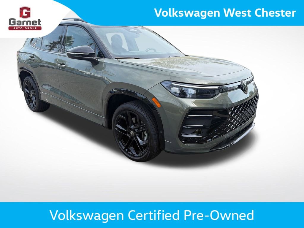Certified 2025 Volkswagen Tiguan SE R-Line AWD/4WD image 8