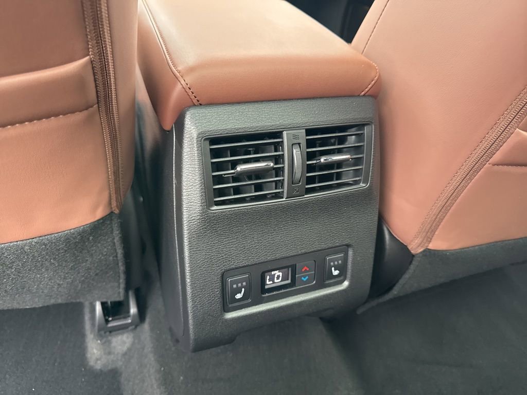 Used 2026 Mitsubishi Outlander SEL FWD image 38