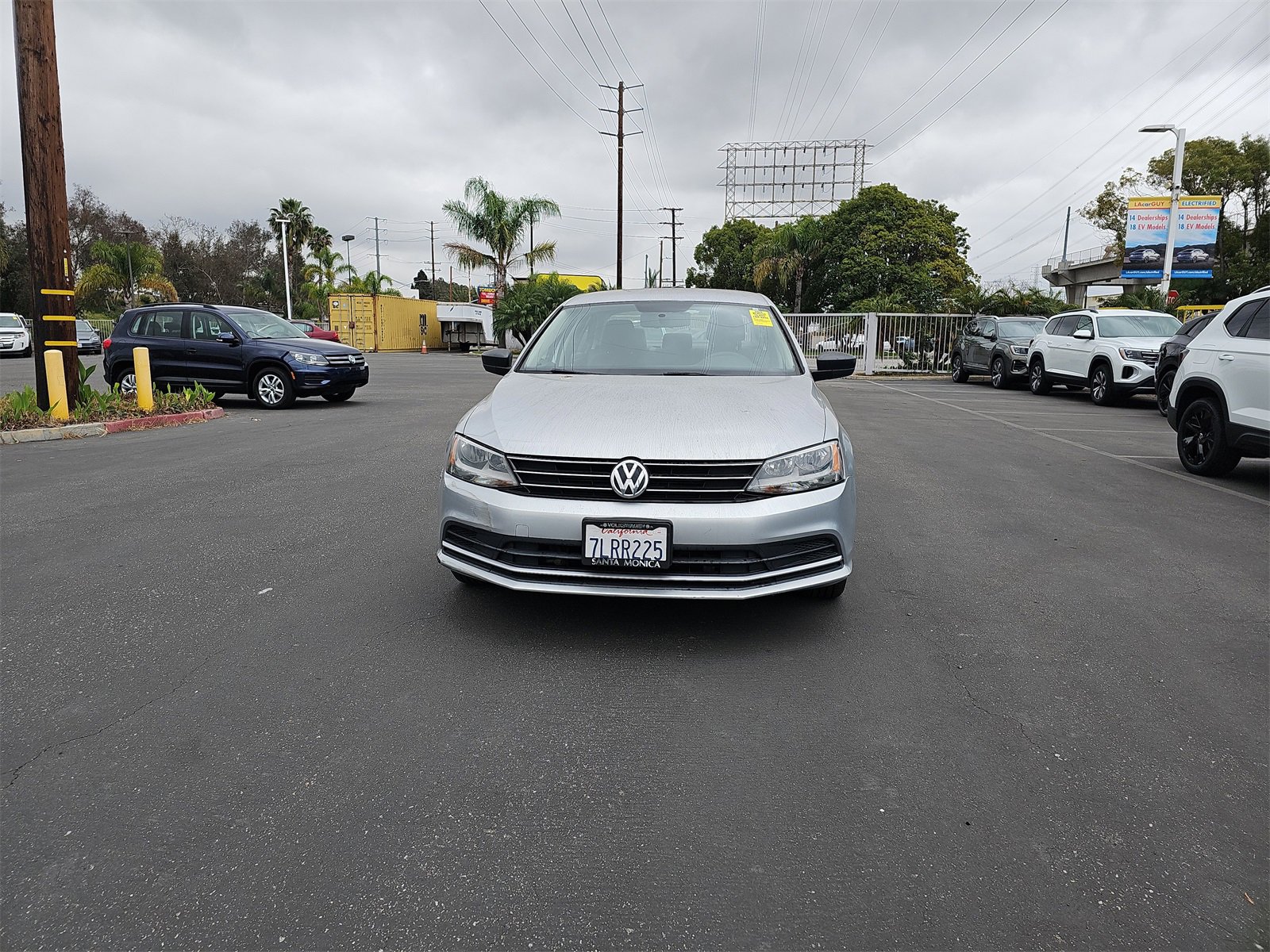 Used 2015 Volkswagen Jetta S image 2