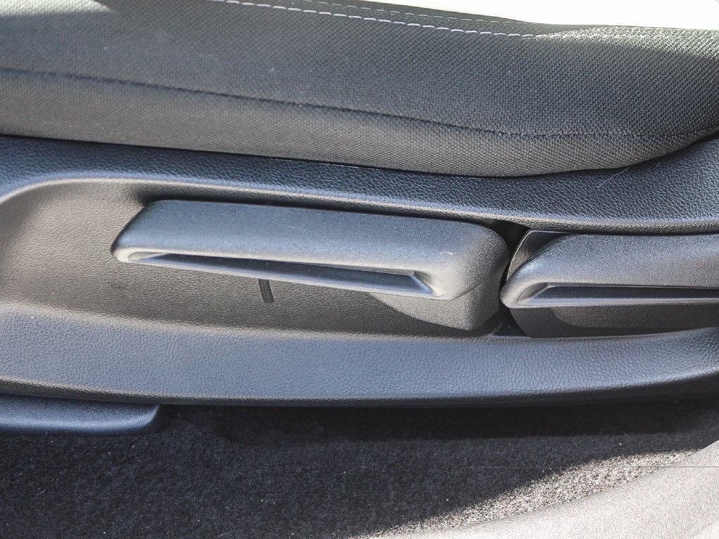 Certified 2025 Honda HR-V LX image 22