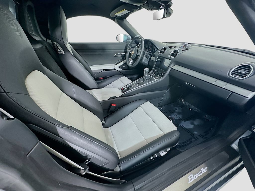 New 2025 Porsche 718 Boxster RWD image 25