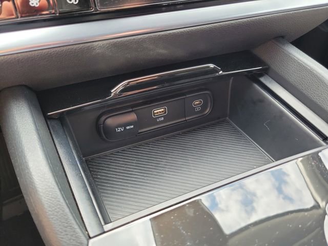Used 2025 Kia Sportage LX image 24