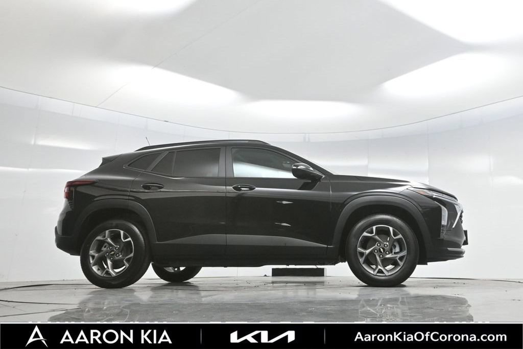 Used 2026 Chevrolet Trax LT w/ Sunroof Package FWD image 70