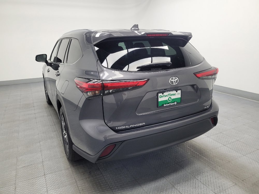 Used 2021 Toyota Highlander XLE FWD image 6