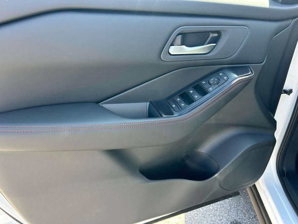 New 2026 Nissan Rogue SV AWD/4WD image 18