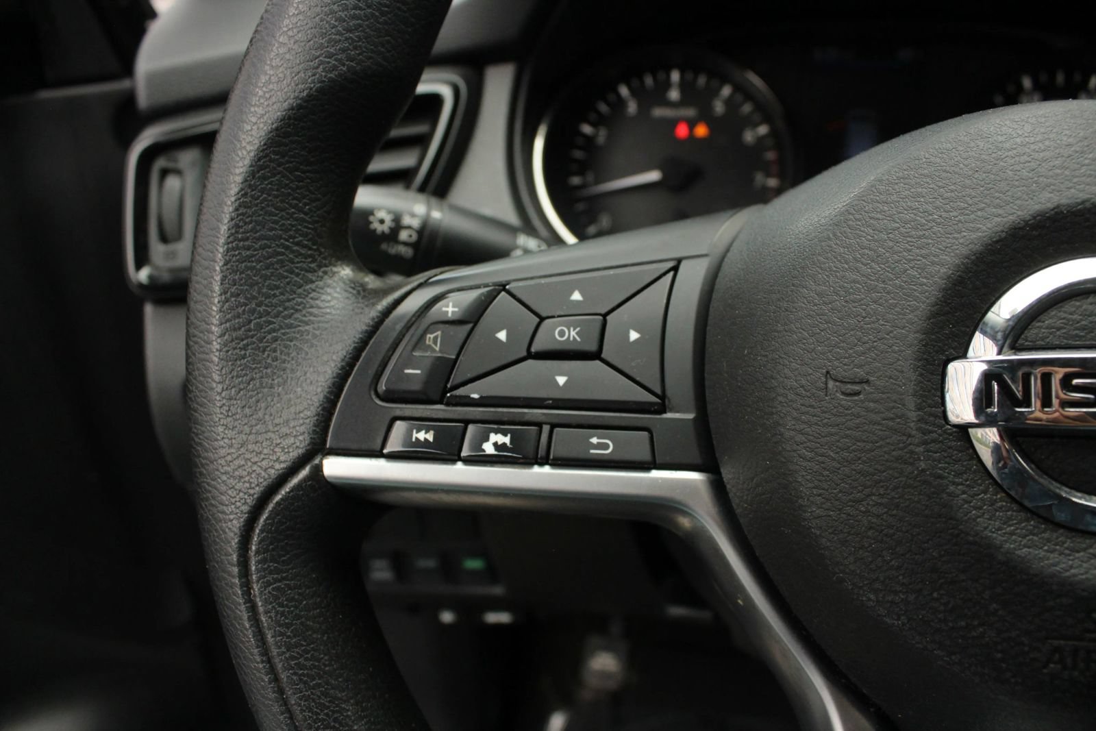 Used 2020 Nissan Rogue Sport S AWD/4WD image 32