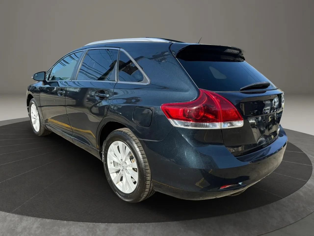 Used 2015 Toyota Venza LE AWD/4WD image 7