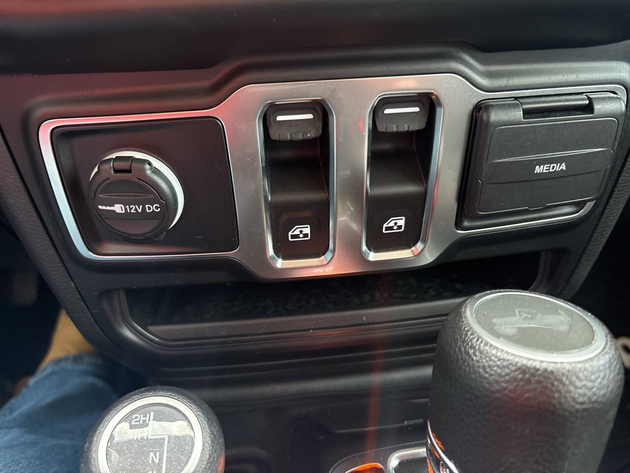 Used 2023 Jeep Wrangler Sport AWD/4WD image 28