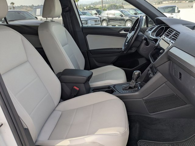 Used 2021 Volkswagen Tiguan SE R-Line FWD image 17