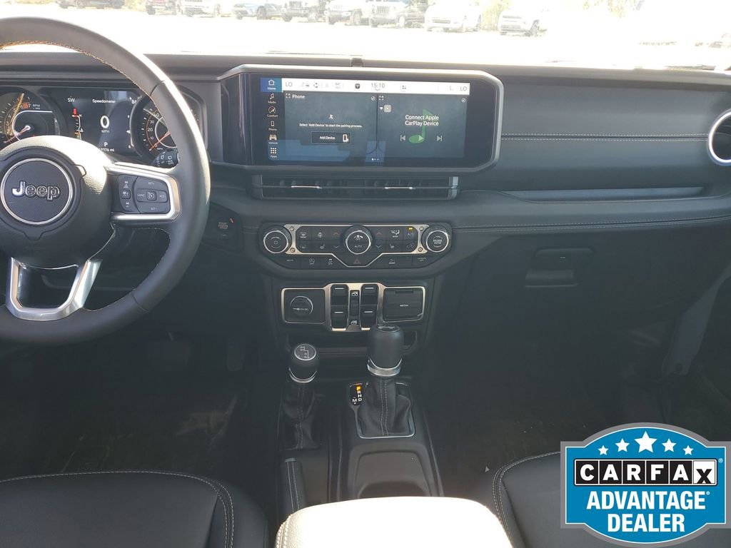 Used 2024 Jeep Wrangler Sahara image 11