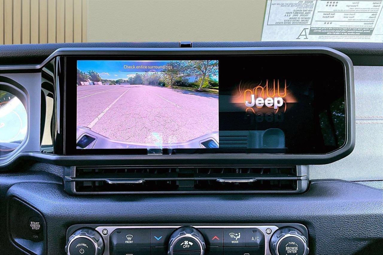 New 2026 Jeep Gladiator Sport AWD/4WD image 13