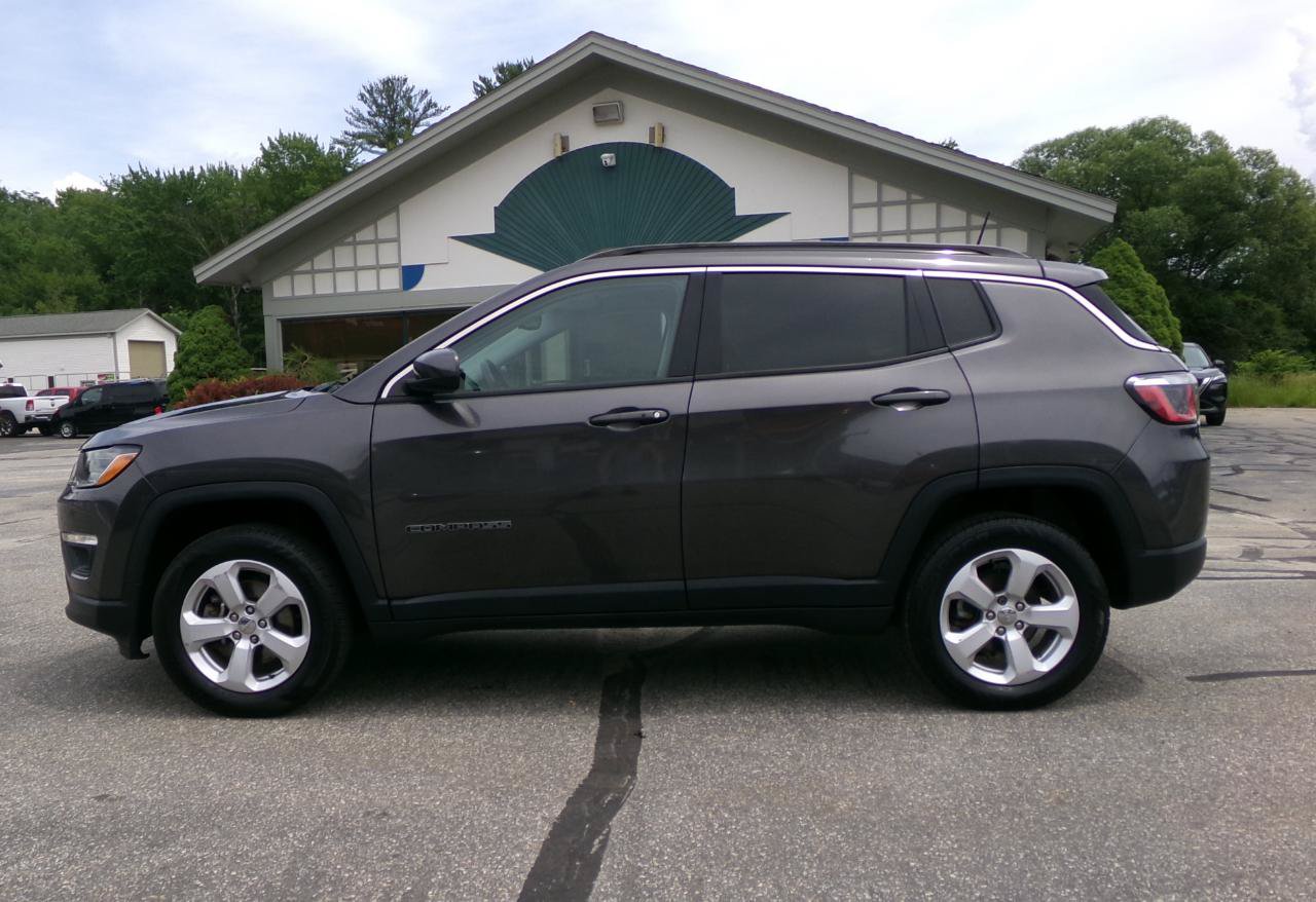 Used 2020 Jeep Compass Latitude w/ Cold Weather Group AWD/4WD image 3