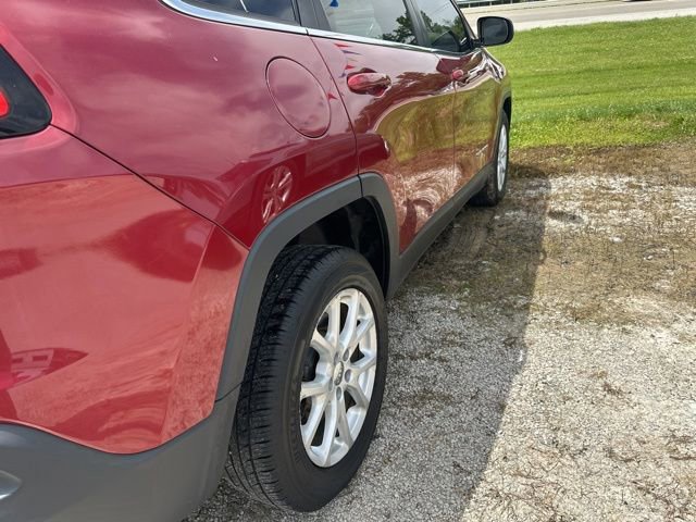 Used 2014 Jeep Cherokee Latitude w/ Comfort/Convenience Group FWD image 24