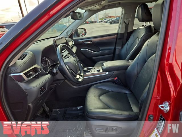 Used 2021 Toyota Highlander Limited image 23