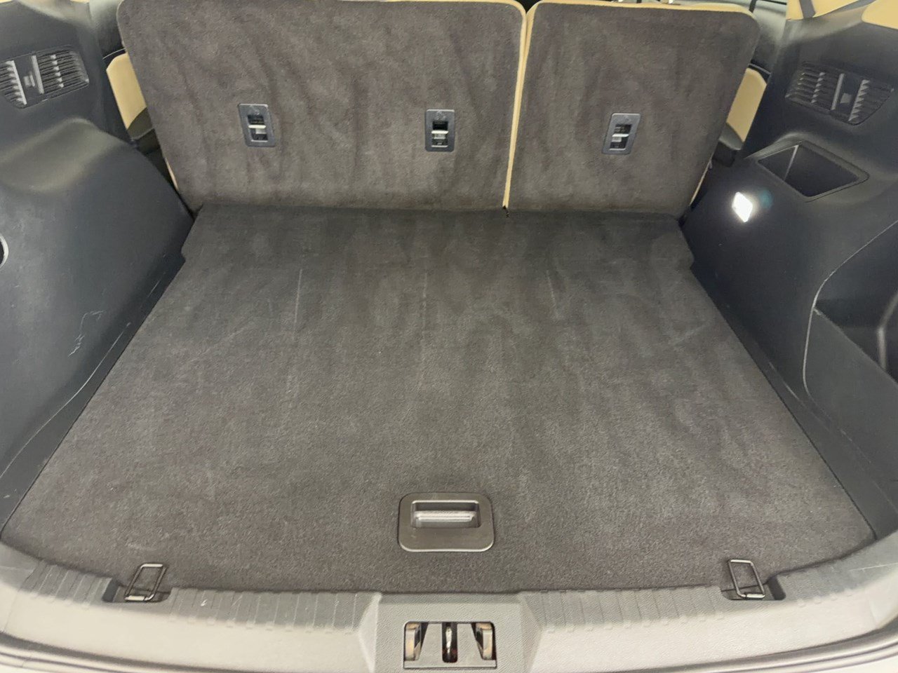 Certified 2020 Ford Edge SEL FWD image 28