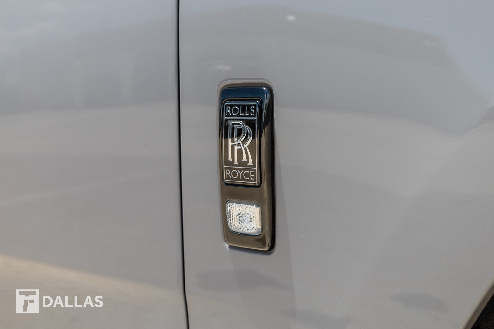 Used 2022 Rolls-Royce Cullinan Black Badge w/ Dark Exterior Package AWD/4WD image 21