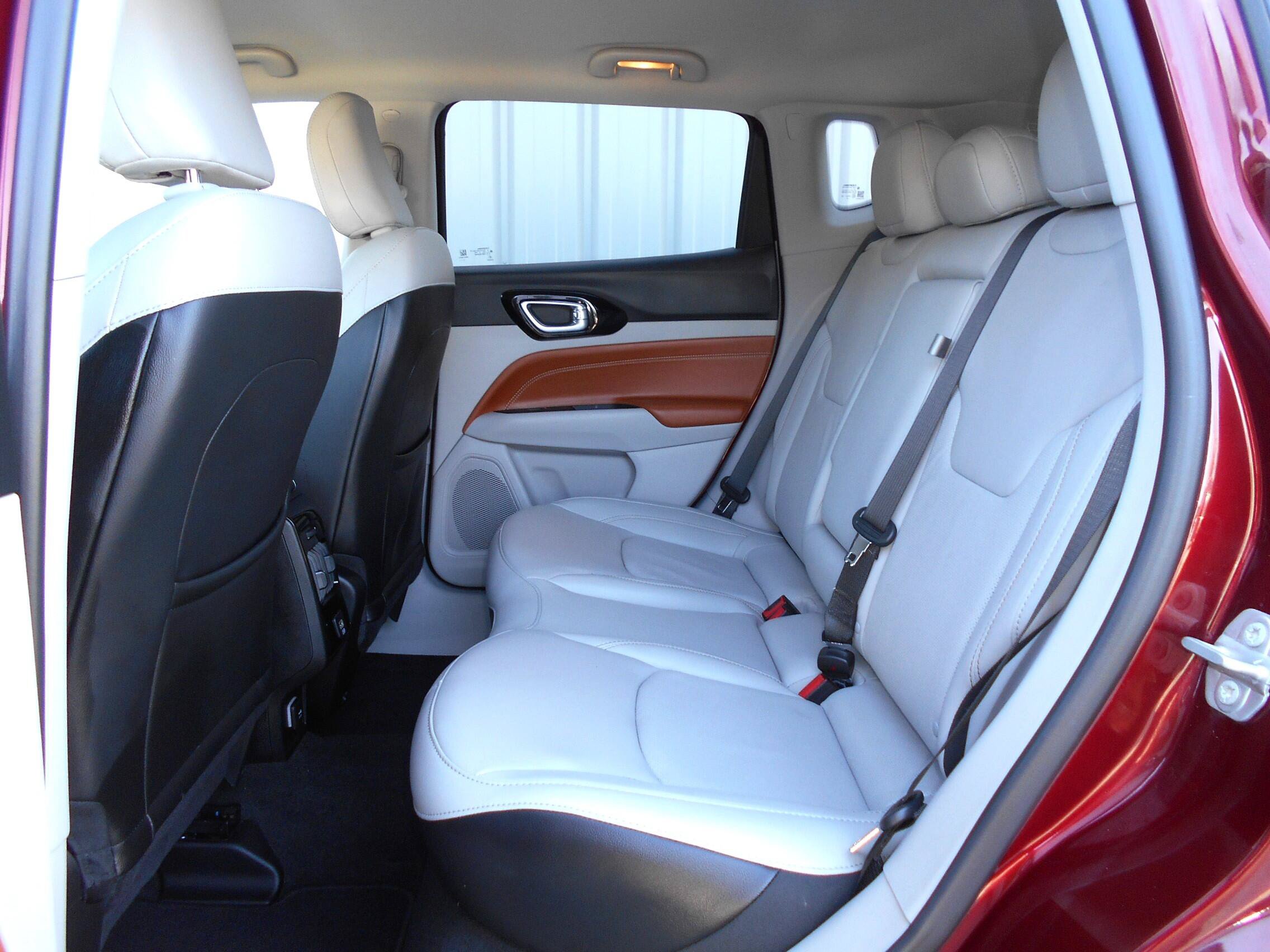 Certified 2022 Jeep Compass Limited AWD/4WD image 7