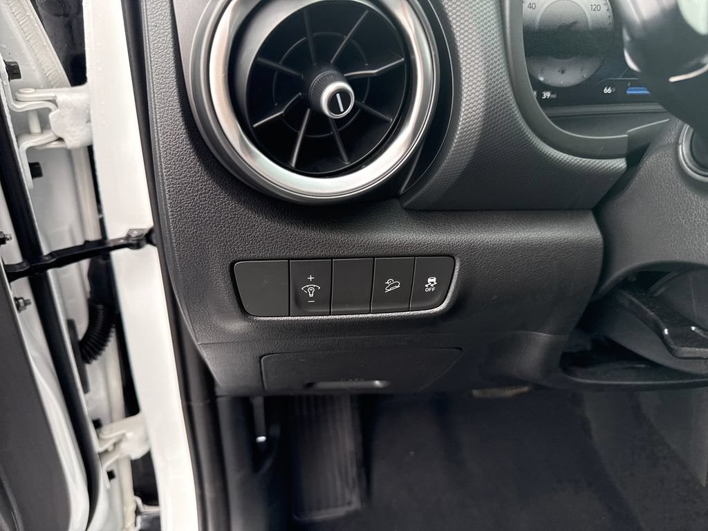 Certified 2023 Hyundai Kona Limited AWD/4WD image 15