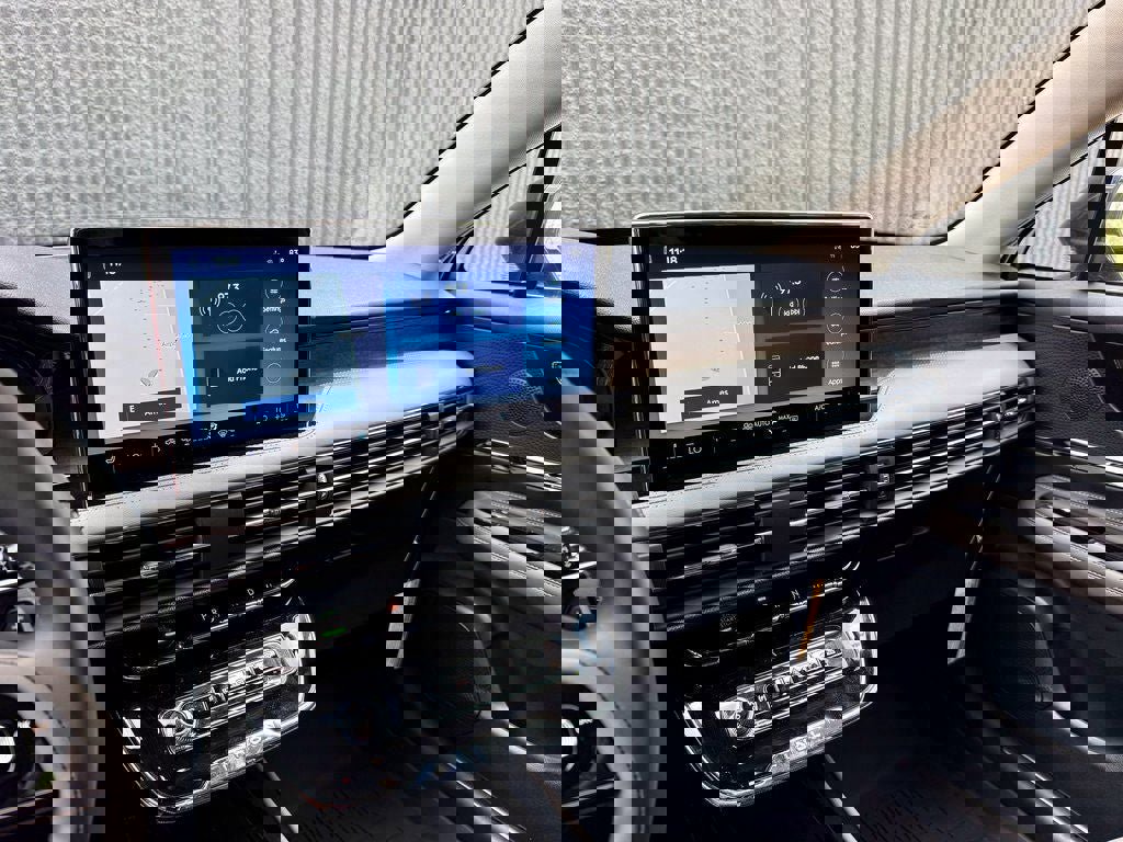 New 2025 Lincoln Corsair Grand Touring image 23