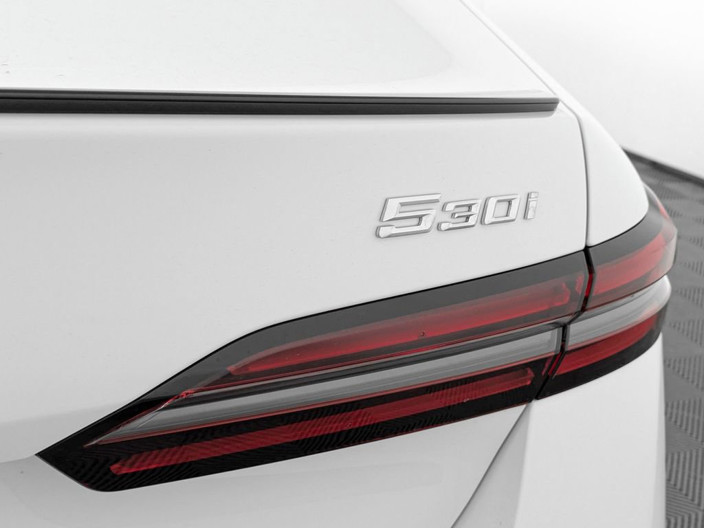 New 2026 BMW 530i xDrive w/ M Sport Package image 7