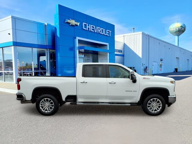 Used 2025 Chevrolet Silverado 3500 LTZ w/ LTZ Premium Package AWD/4WD image 2