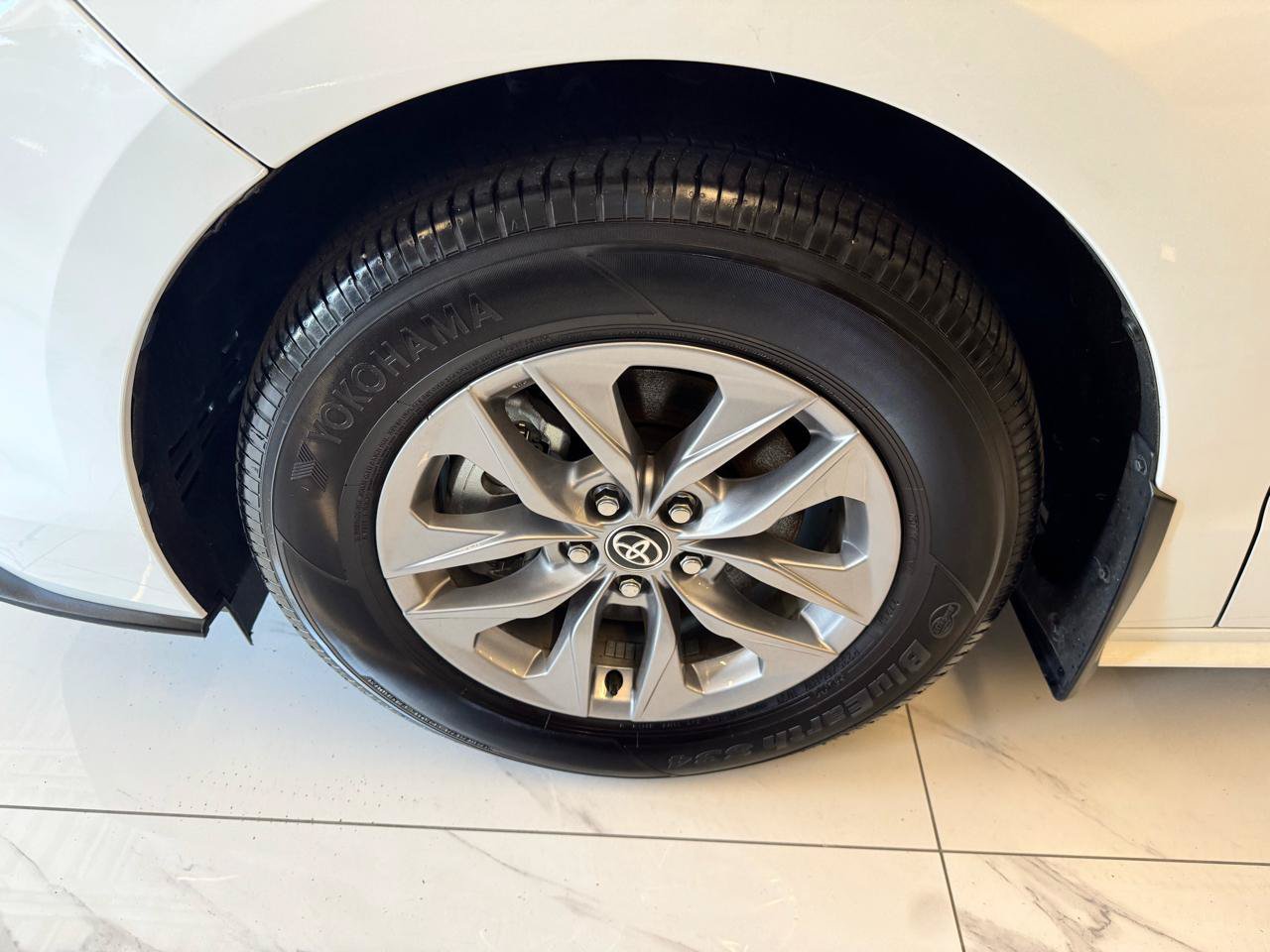 Used 2025 Toyota Sienna LE w/ LE Plus Package AWD/4WD image 34