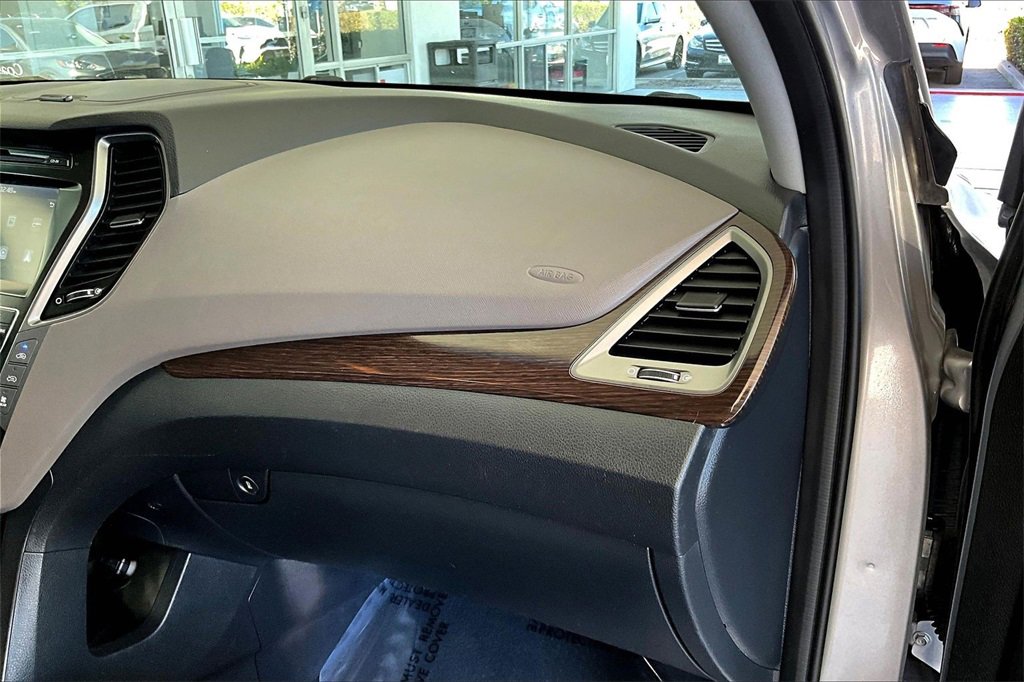 Used 2018 Hyundai Santa Fe SE w/ Cargo Package image 27