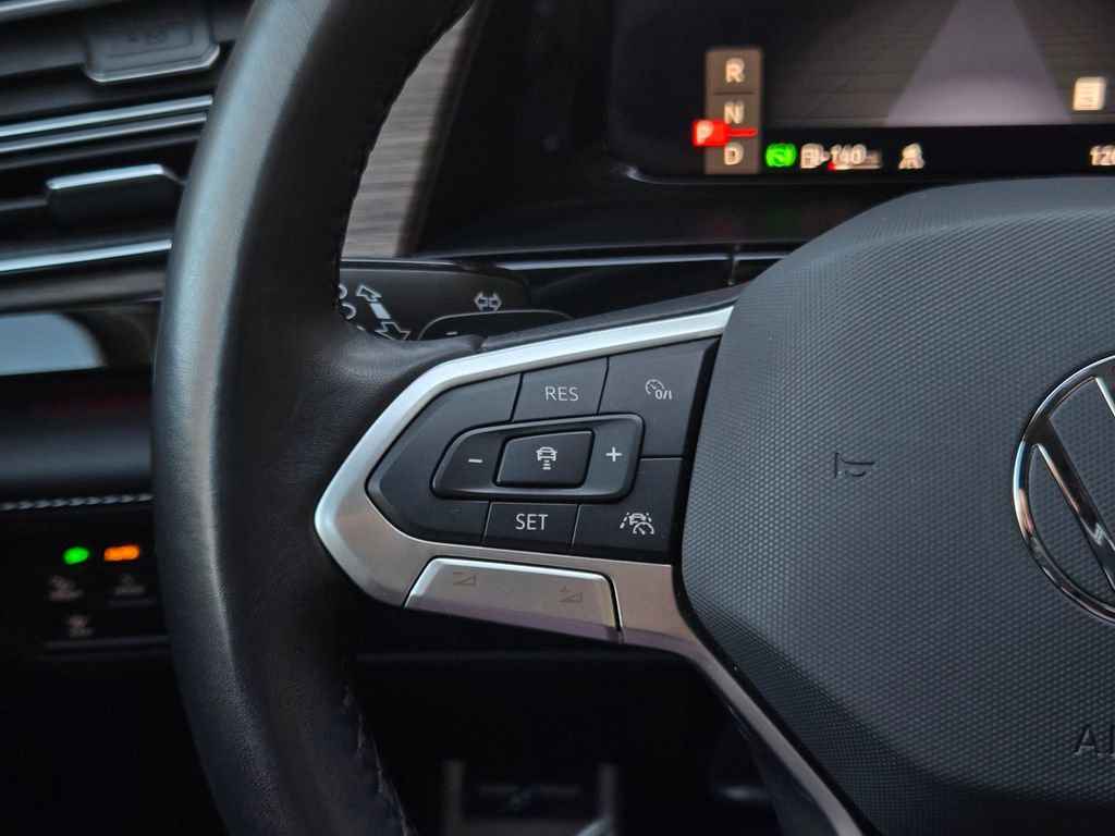 Used 2025 Volkswagen Atlas SEL Premium R-Line image 22