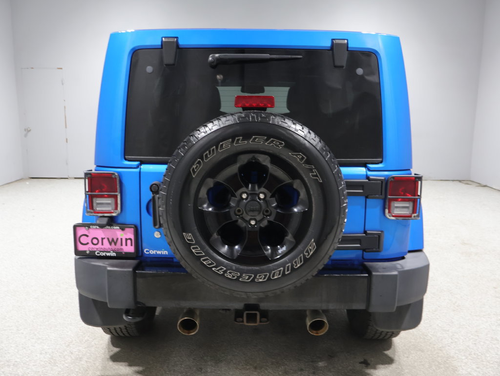 Used 2015 Jeep Wrangler Unlimited Sahara AWD/4WD image 3